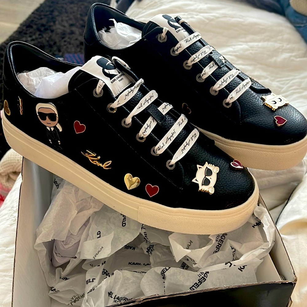NIB Karl Lagerfeld size 9 Black tumbled leather